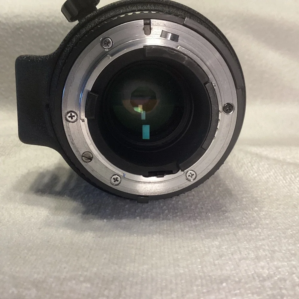 Nikon ED AF Nikkor 80-200mm f/2.8 D Lens with CL-43A Hard Case Made in Japan